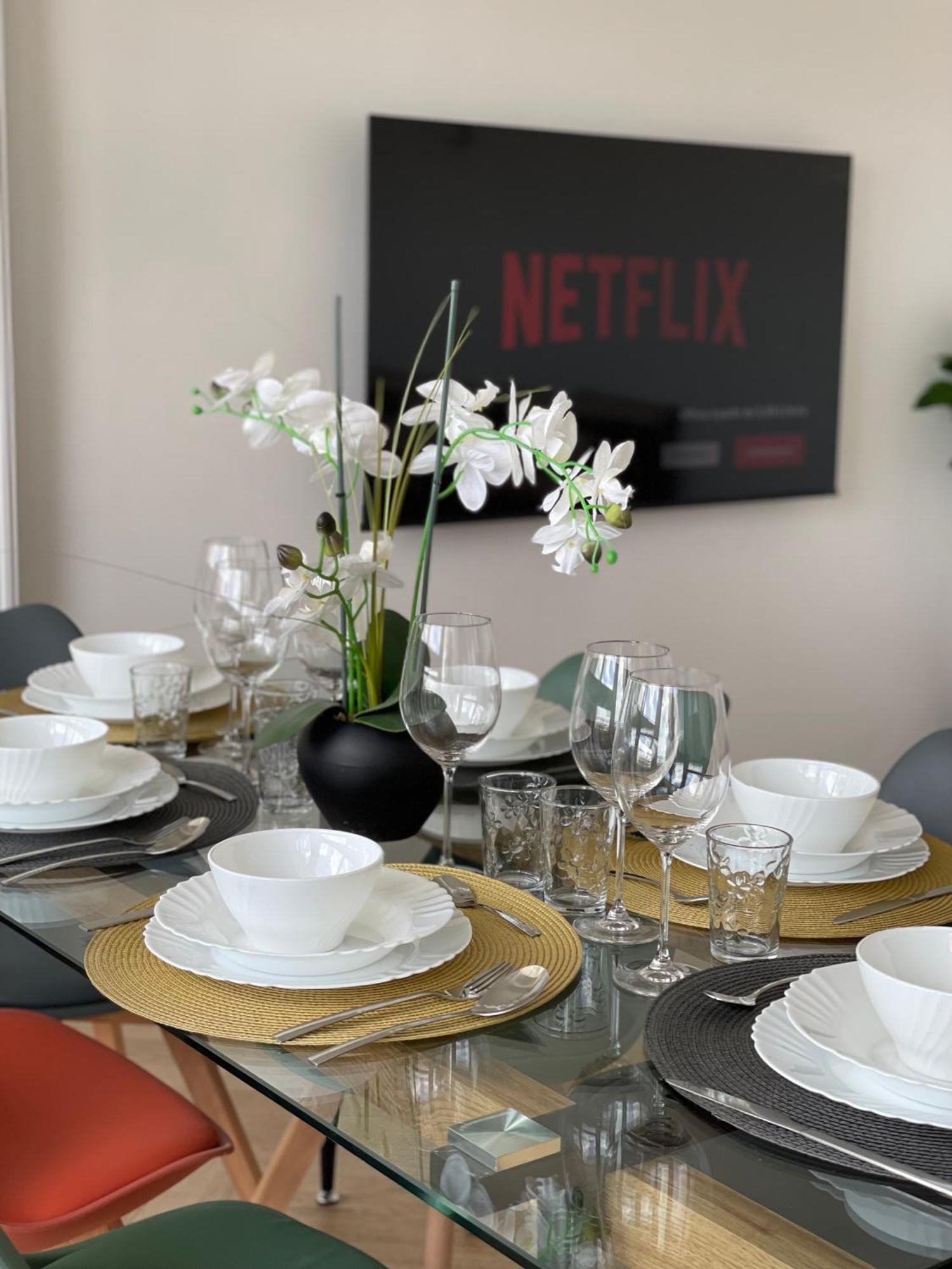 Paris Pantin Magnifique Appartement 4 Pieces De 108M2 Avec 2 Parking Interieur - Tres Cosy Pour 1 A 12 Personnes - Entierement Refait A Neuf Entire Apartment Luxurious And Warm - Pantin Paris 19 Eme Free Wifi Gratuit Eksteriør bilde
