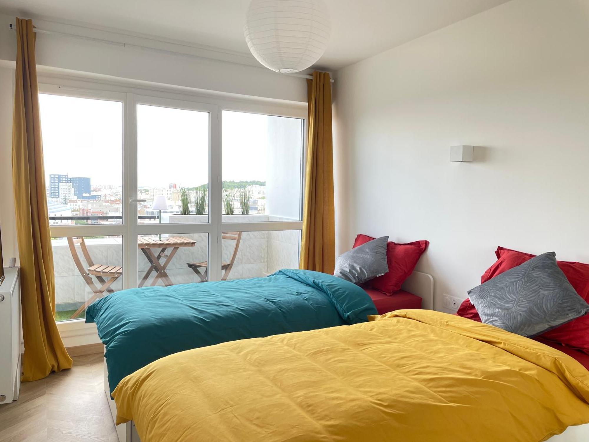 Paris Pantin Magnifique Appartement 4 Pieces De 108M2 Avec 2 Parking Interieur - Tres Cosy Pour 1 A 12 Personnes - Entierement Refait A Neuf Entire Apartment Luxurious And Warm - Pantin Paris 19 Eme Free Wifi Gratuit Eksteriør bilde