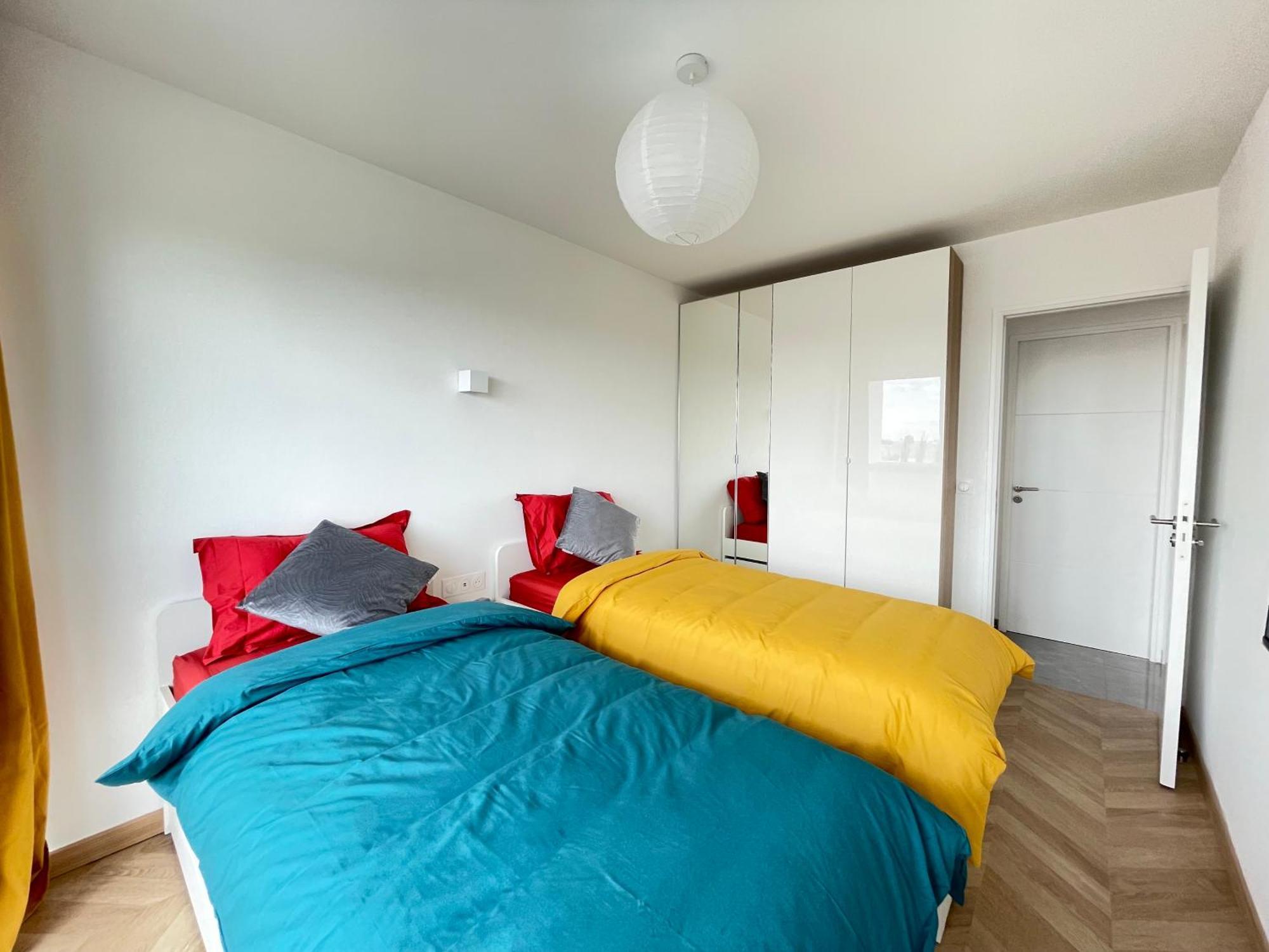 Paris Pantin Magnifique Appartement 4 Pieces De 108M2 Avec 2 Parking Interieur - Tres Cosy Pour 1 A 12 Personnes - Entierement Refait A Neuf Entire Apartment Luxurious And Warm - Pantin Paris 19 Eme Free Wifi Gratuit Eksteriør bilde