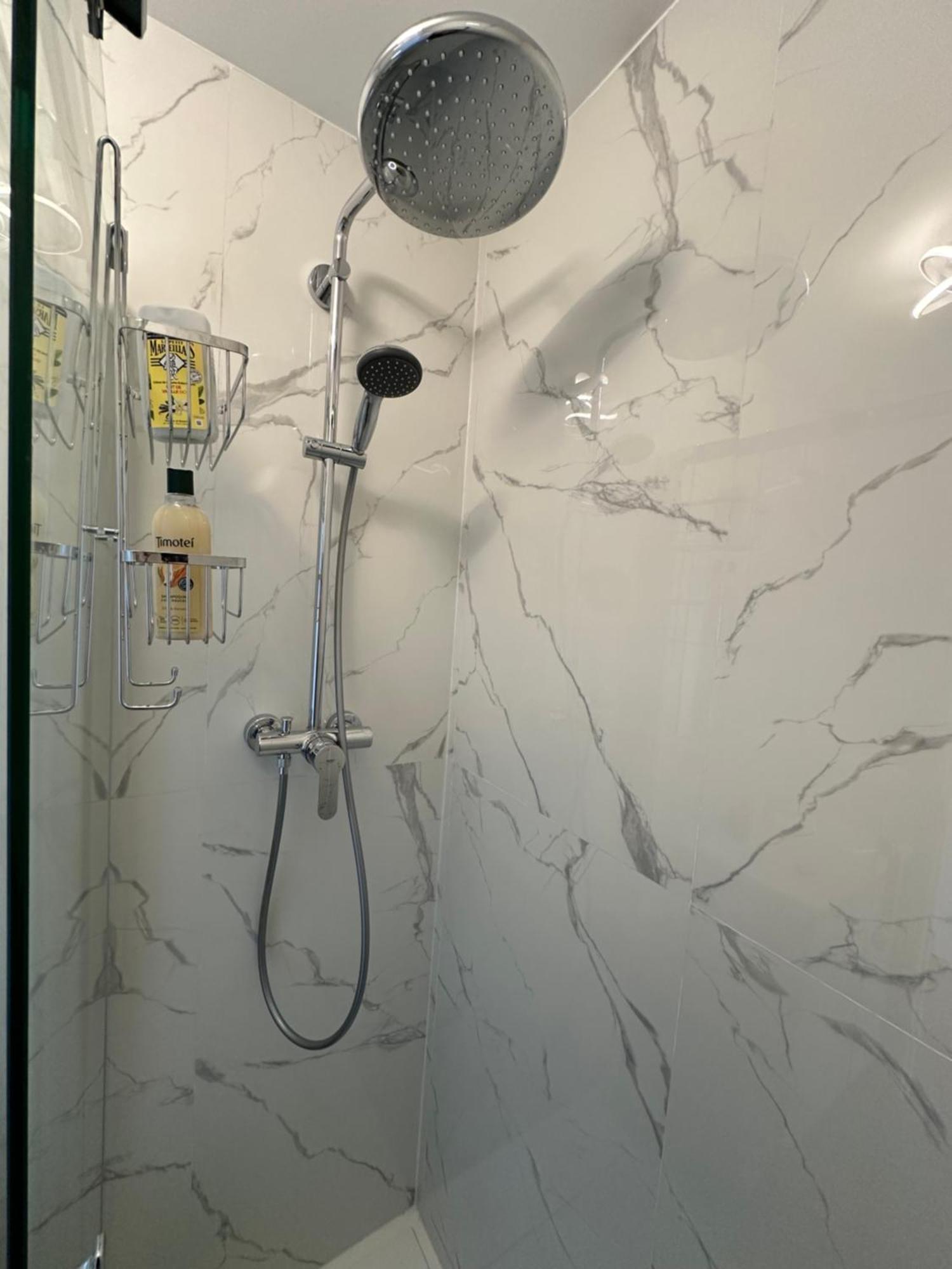 Paris Pantin Magnifique Appartement 4 Pieces De 108M2 Avec 2 Parking Interieur - Tres Cosy Pour 1 A 12 Personnes - Entierement Refait A Neuf Entire Apartment Luxurious And Warm - Pantin Paris 19 Eme Free Wifi Gratuit Eksteriør bilde